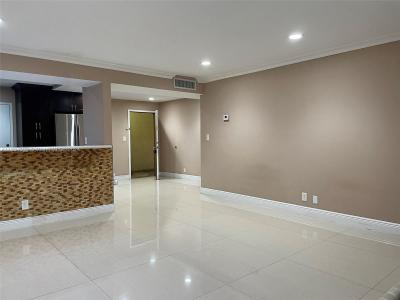 4848 NW 24th Ct 118, Lauderdale Lakes, Florida 33313, USA
