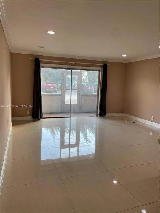 4848 NW 24th Ct 118, Lauderdale Lakes, Florida 33313