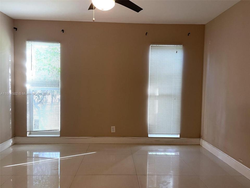 4848 NW 24th Ct 118, Lauderdale Lakes, Florida 33313