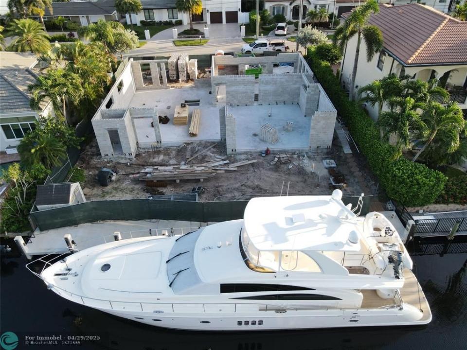 2441 NE 48th Ct, Lighthouse Point, Florida 33064