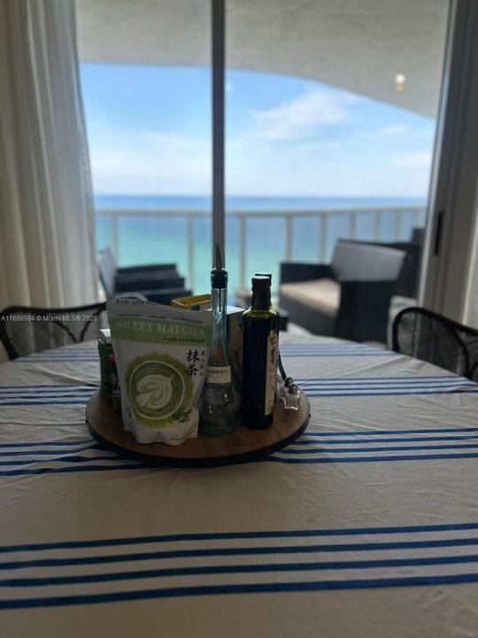 16711 N Collins Ave 1704, Sunny Isles Beach, Flórida 33160, Estados Unidos