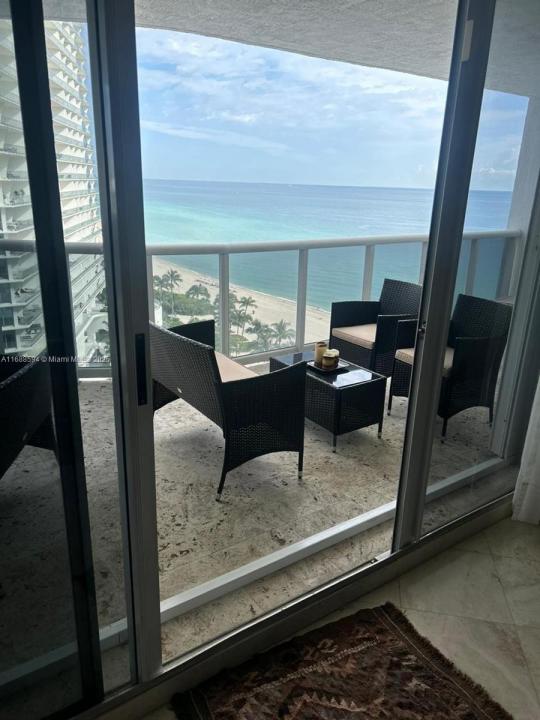 16711 N Collins Ave 1704, Sunny Isles Beach, Flórida 33160, Estados Unidos