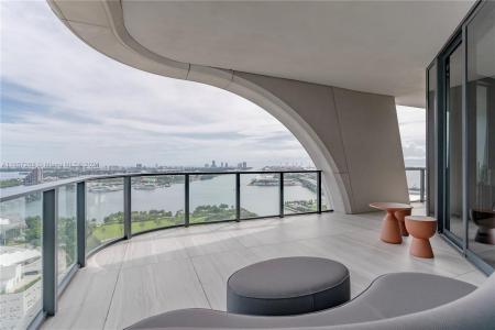 1000 Biscayne Blvd 2702, Miami, Florida 33132, USA