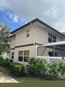 5 Amherst Ct D, Royal Palm Beach, Florida 33411, USA