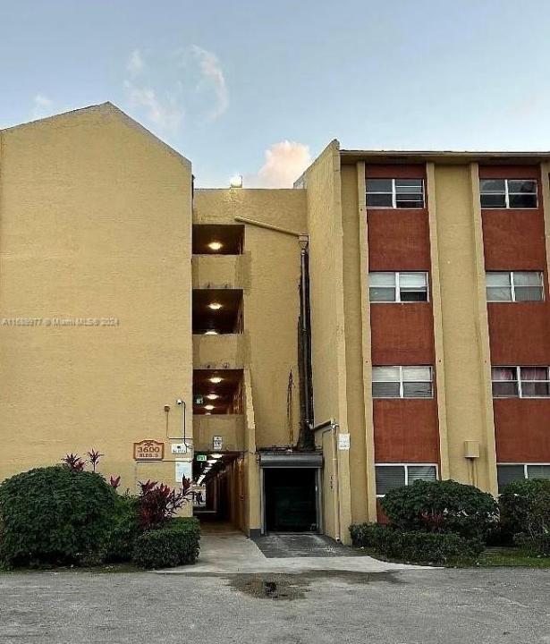 3600 NW 21st St 305, Lauderdale Lakes, フロリダ 33311, アメリカ合衆国