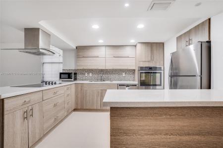 20350 W Country Club Dr 120-4, Aventura, Florida 33180, USA