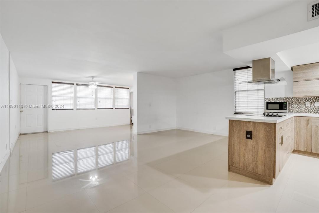 20350 W Country Club Dr 120-4, Aventura, Florida 33180, Estados Unidos