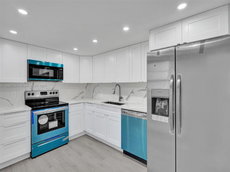 3700 Oaks Clubhouse Dr 203, Pompano Beach, Floride 33069, États-Unis