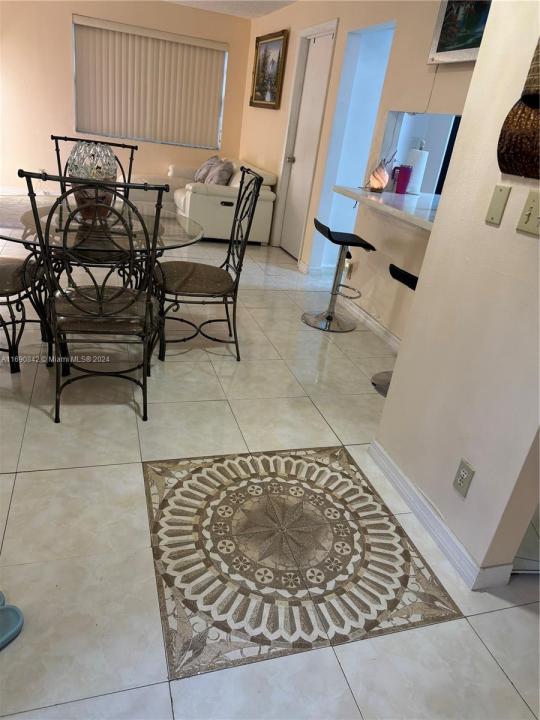 8664 SW 3rd St 101, Pembroke Pines, فلوريدا 33025, الولايات المتحدة