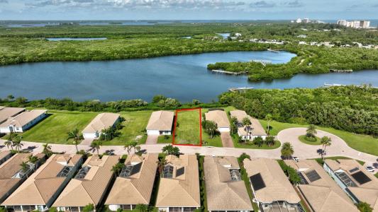 1940 Lynx Drive, Riverpointe, Hutchinson Island, Florida 34949