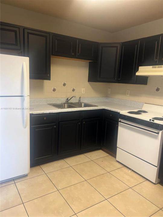 2506 NW 21st St 1, Fort Lauderdale, 佛罗里达州 33311, 美国