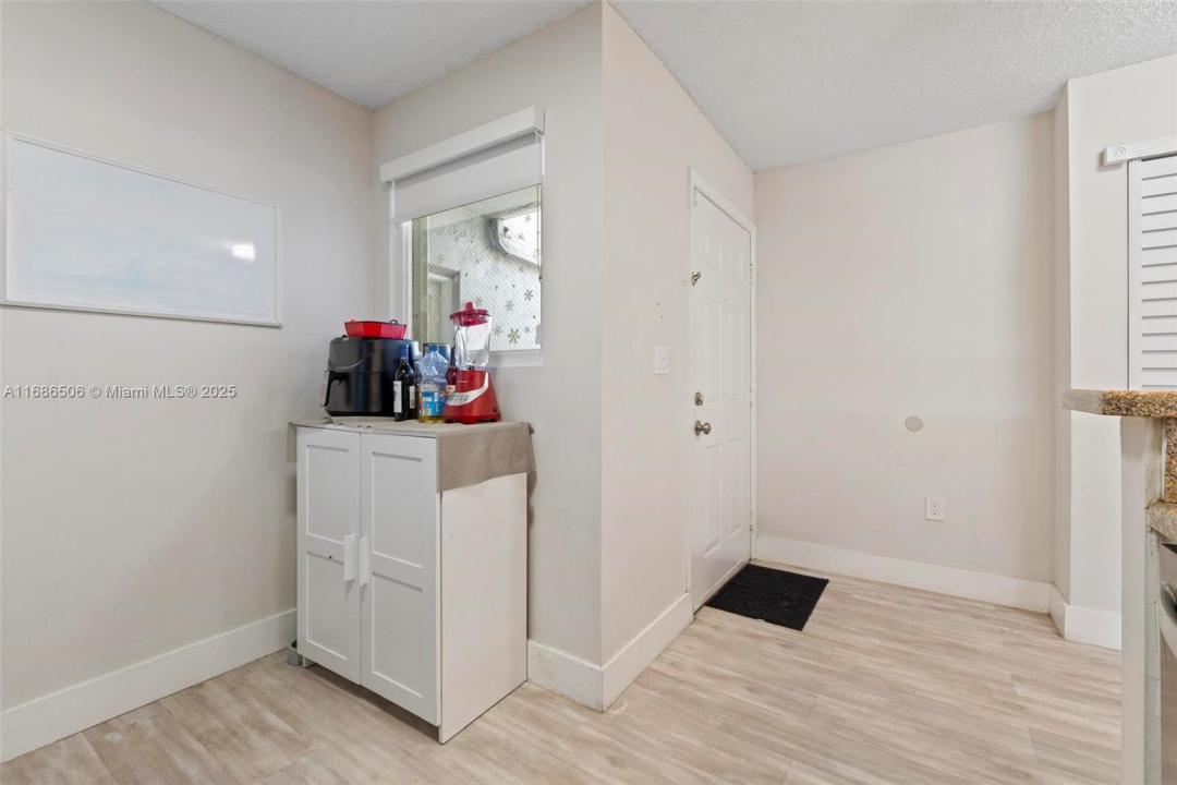 4736 NW 114th Ave 205, Doral, Flórida 33178, Estados Unidos