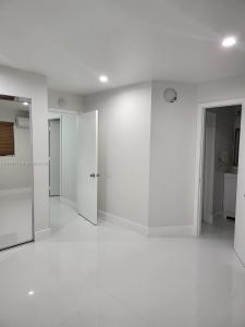 9375 SW 40th Ter 203, Miami, Florida 33165, USA