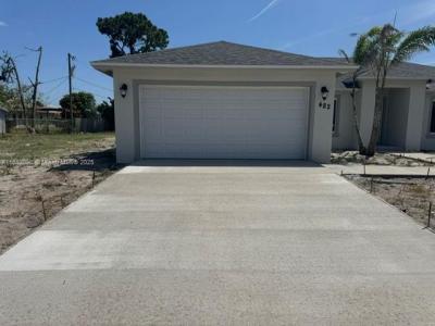 482 NW Marion Ave, Port St. Lucie, Florida 34953, USA