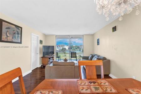 2951 E Sunrise Lakes Dr 209, Sunrise, Florida 33322, USA