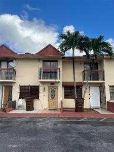 5939 W 16th Ln, Hialeah, Florida 33012, USA