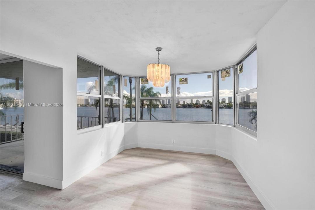 16570 NE 26th Ave 2A, North Miami Beach, 佛羅里達州 33160, 美國