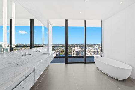 2000 S Ocean Dr 27A, Hallandale Beach, Florida 33009, USA