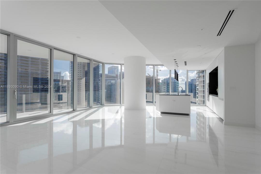 300 BISCAYNE BLVD WAY 3307, Miami, Florida 33131, Estados Unidos