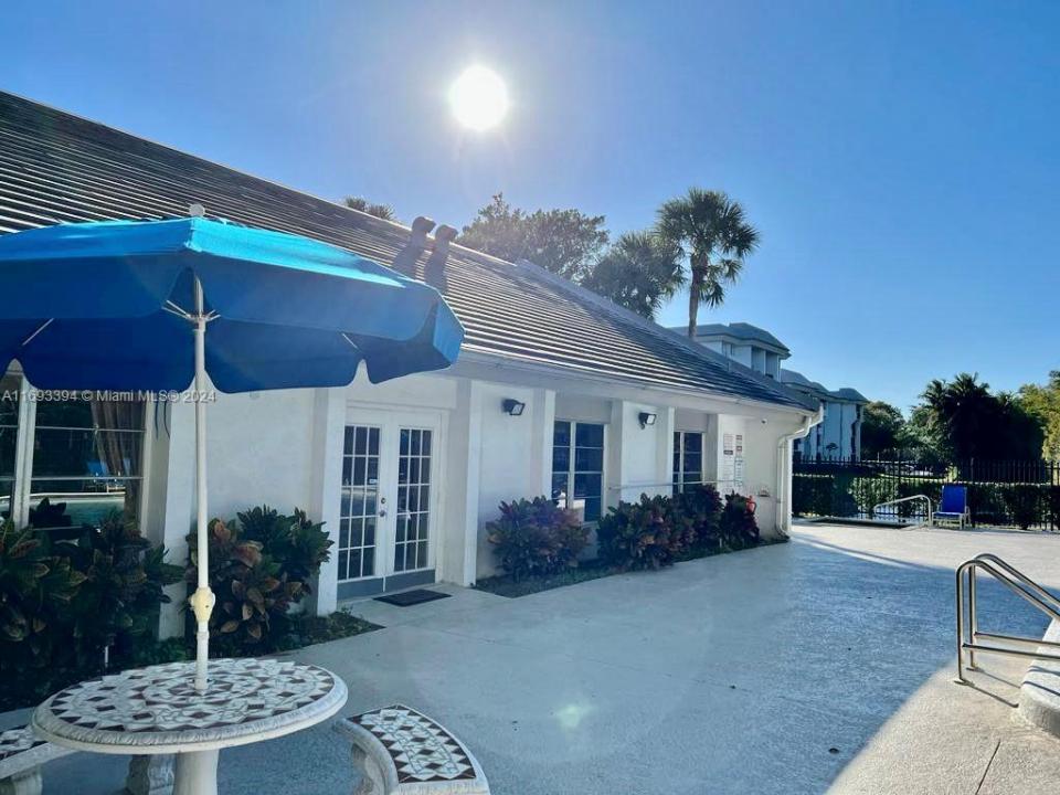 721 N Pine Island Rd 213, Plantation, Floryda 33324, USA