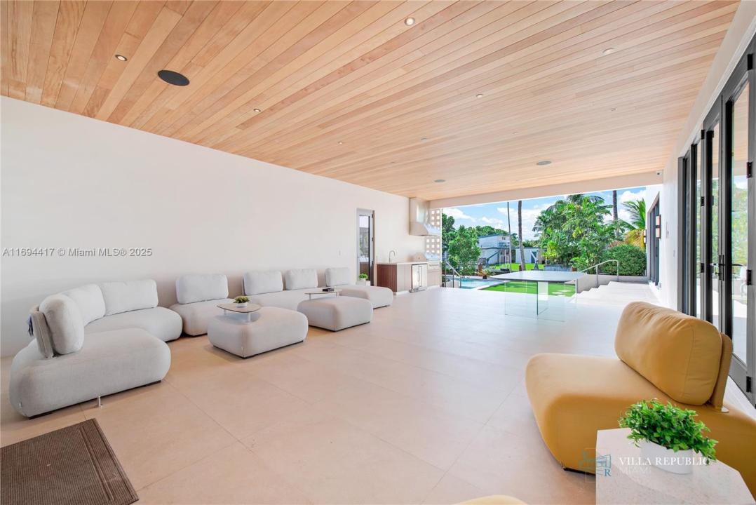 1200 NE 87th St, Miami, Florida 33138