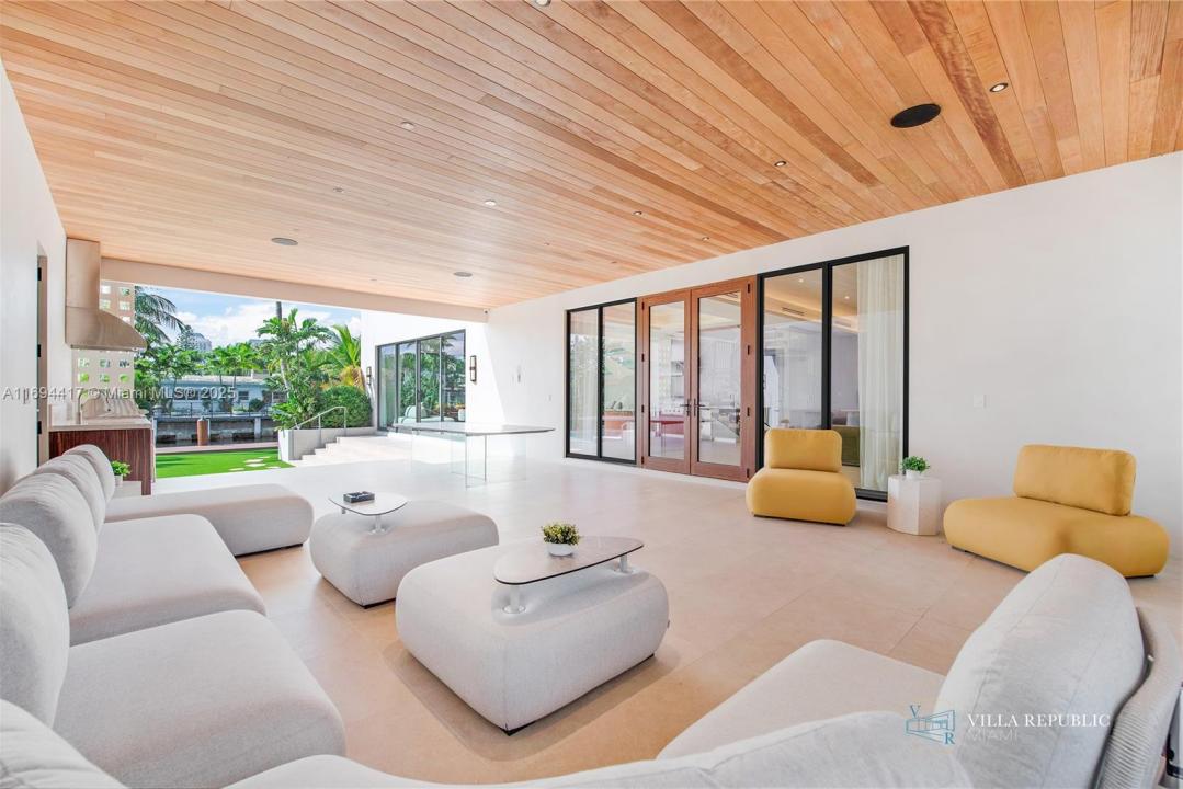 1200 NE 87th St, Miami, Florida 33138