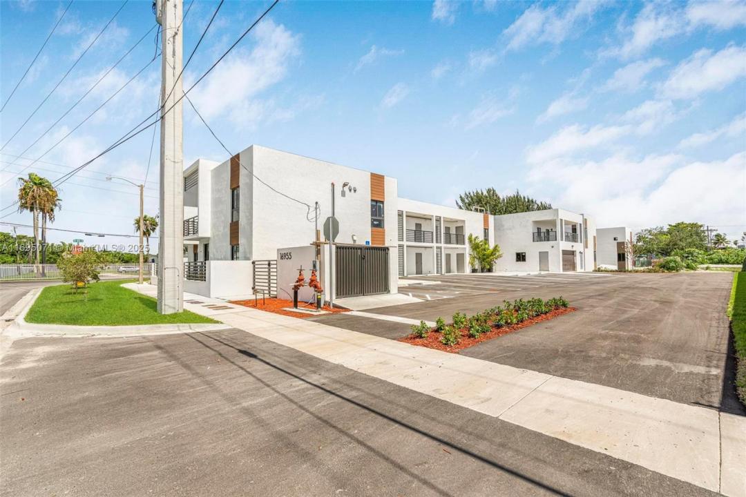 16955 SW 100th Ave 4, Miami, Флорида 33157, Соединенные Штаты