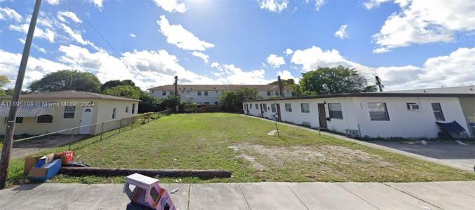 10 Nw St, Hallandale Beach, Florida 33009, USA