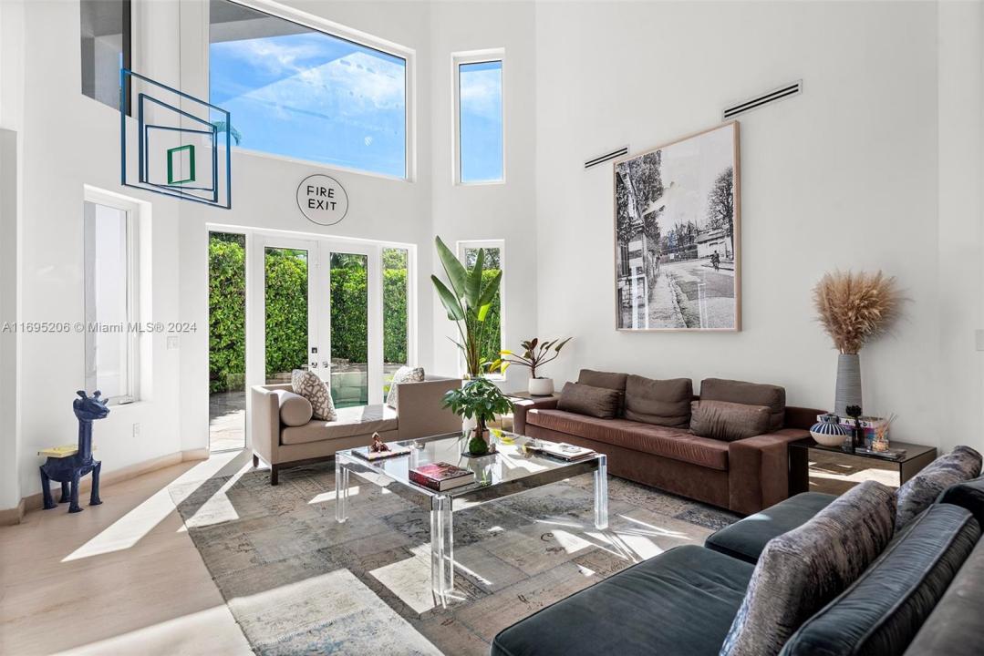 3752 NE 199 ST, Aventura, Florida 33180