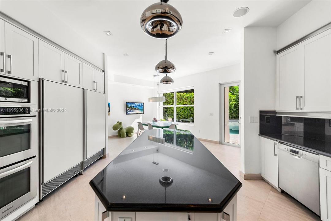 3752 NE 199 ST, Aventura, Florida 33180