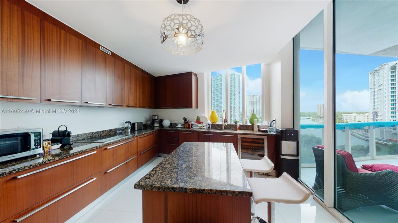 15811 Collins Ave 504, Sunny Isles Beach, Florida 33160, USA