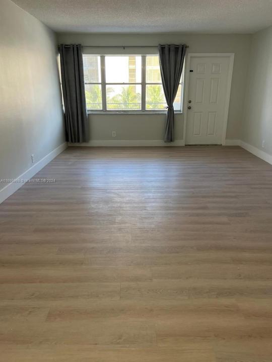 401 Golden Isles Dr 303, Hallandale Beach, فلوريدا 33009, الولايات المتحدة