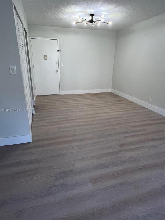 401 Golden Isles Dr 303, Hallandale Beach, فلوريدا 33009, الولايات المتحدة