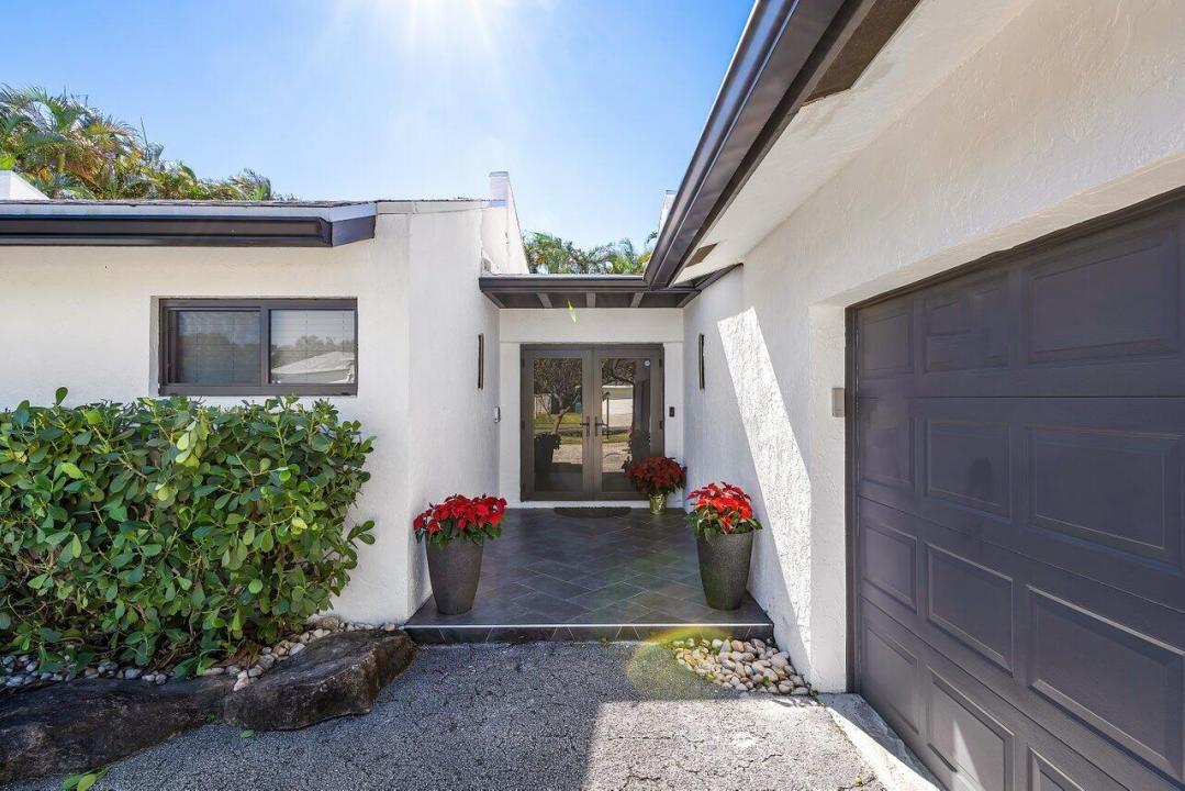 630 NE 15th Place, Boynton Beach, Florida 33435