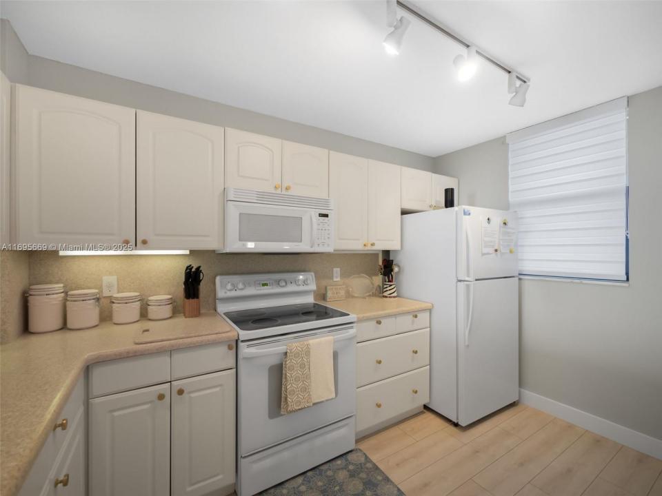 9940 S Ocean Dr 508, Jensen Beach, Floryda 34957, USA