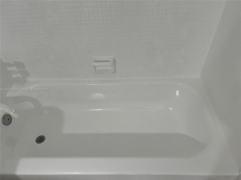 498 NW 165th St Rd D-607, Miami, Флорида 33169, Соединенные Штаты