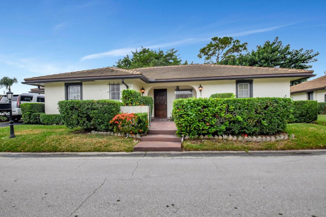 428 Pine Villa Drive, Atlantis, Florida 33462, USA