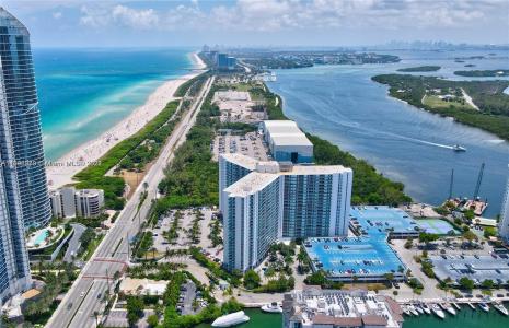 100 Bayview Dr 428, Sunny Isles Beach, Florida 33160, USA