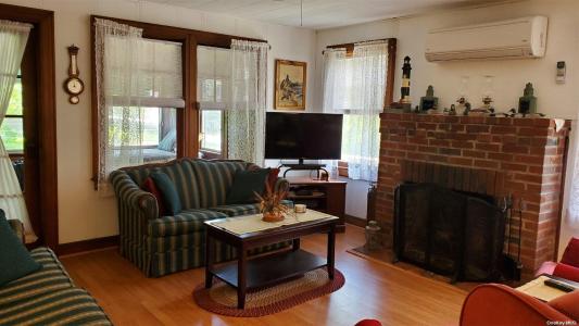 250 Cottage Walk, Islip, نيويورك 11770, الولايات المتحدة