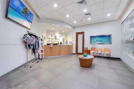 6705 Red Rd 518, Coral Gables, Florida 33143, USA