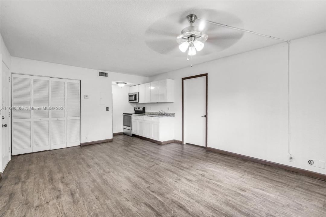 2062 NW 43rd Ter 2, Lauderhill, Florida 33313, Estados Unidos