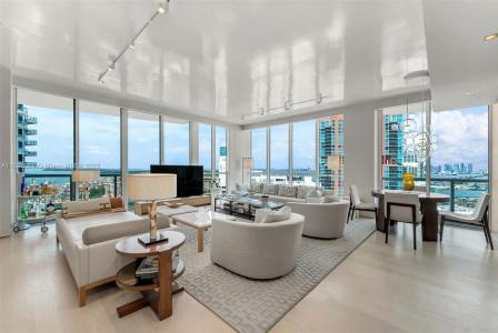 50 S Pointe Dr 2703, Miami Beach, Florida 33139, USA