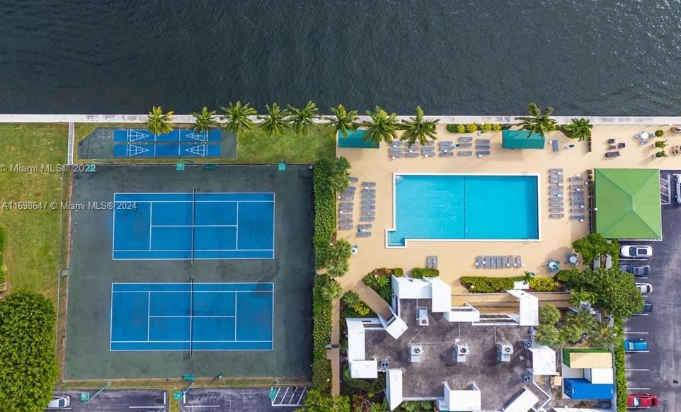 800 Parkview Dr 527, Hallandale Beach, Florida 33009
