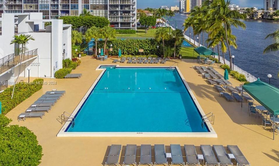 800 Parkview Dr 527, Hallandale Beach, Florida 33009