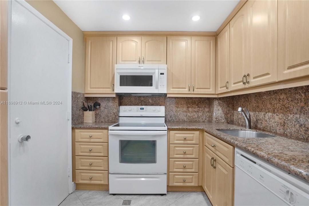 5005 Collins Ave 714, Miami Beach, Florida 33140, Stati Uniti