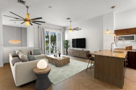 315 NE 7th St, Fort Lauderdale, Florida 33304, USA