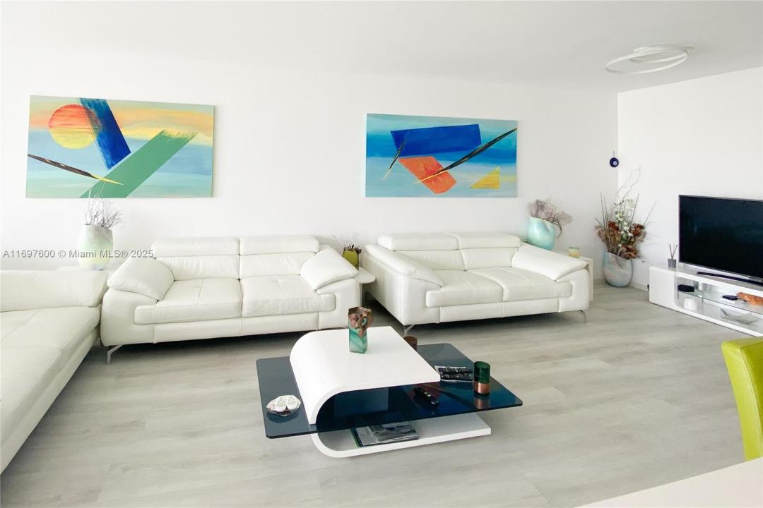800 Parkview Dr 708, Hallandale Beach, Floryda 33009, USA