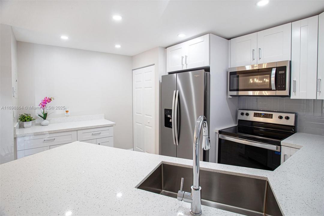 7527 S Oriole Blvd 101, Delray Beach, Florida 33446