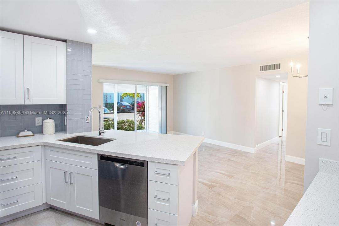 7527 S Oriole Blvd 101, Delray Beach, Florida 33446