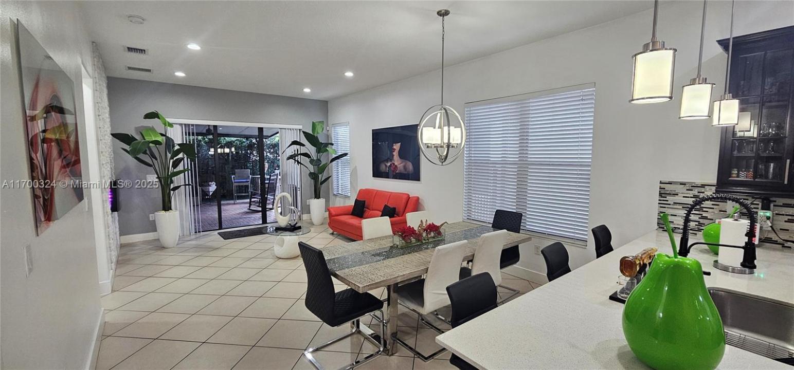 3218 W 97th Ter, Hialeah, Florida 33018, Estados Unidos